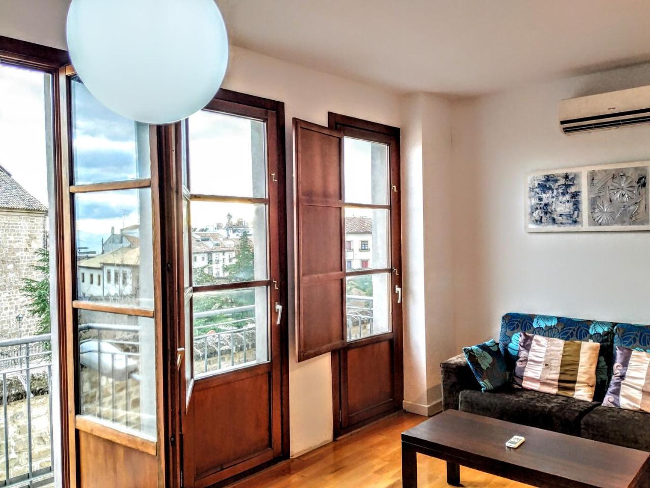 Apartamentos Sol Hospital Santiago Убеда Екстер'єр фото
