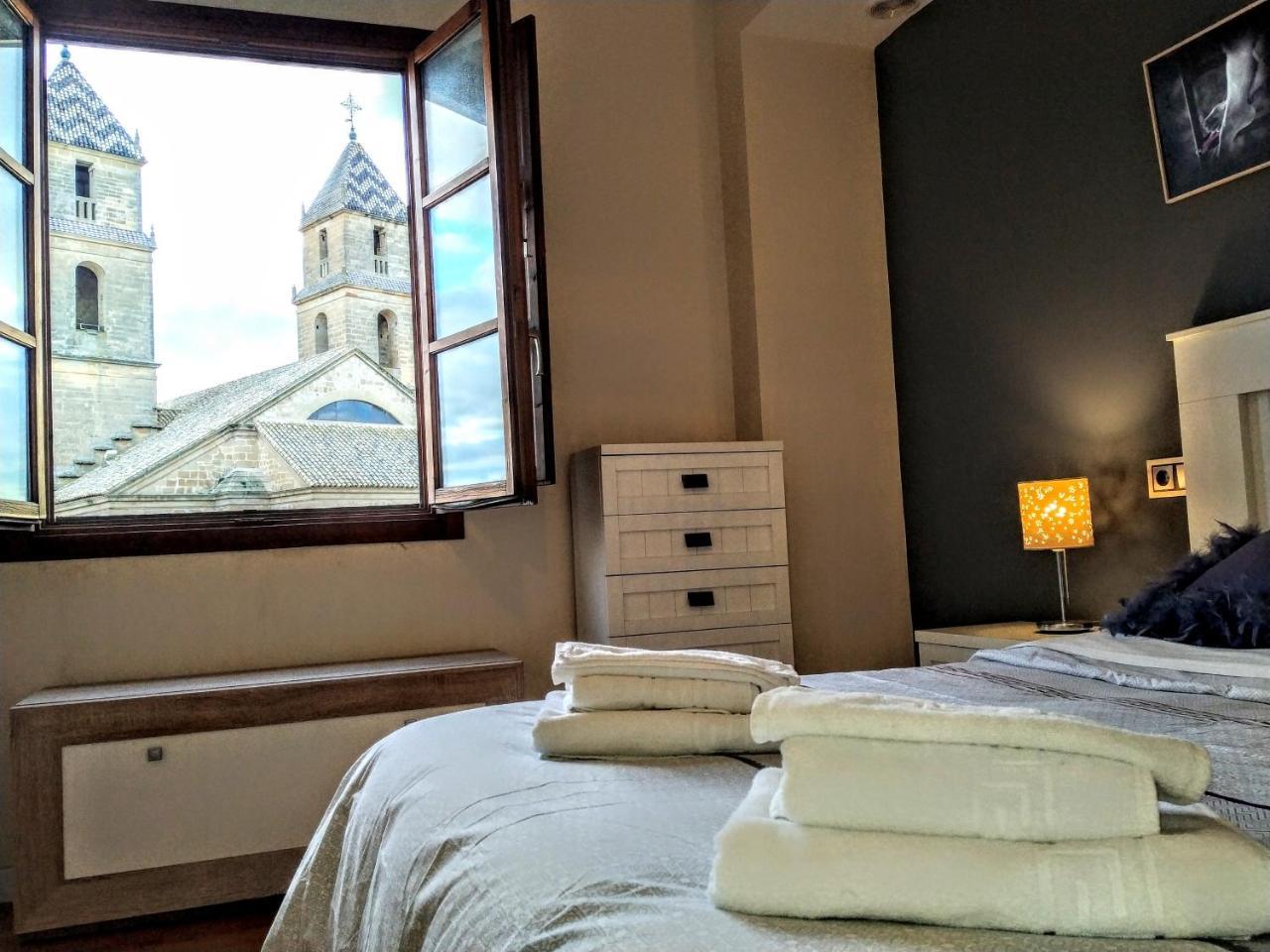 Apartamentos Sol Hospital Santiago Убеда Екстер'єр фото