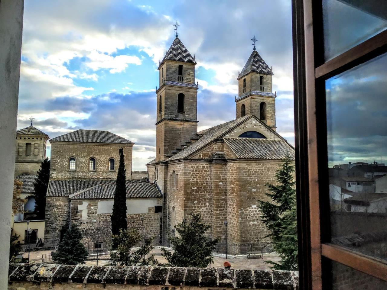Apartamentos Sol Hospital Santiago Убеда Екстер'єр фото